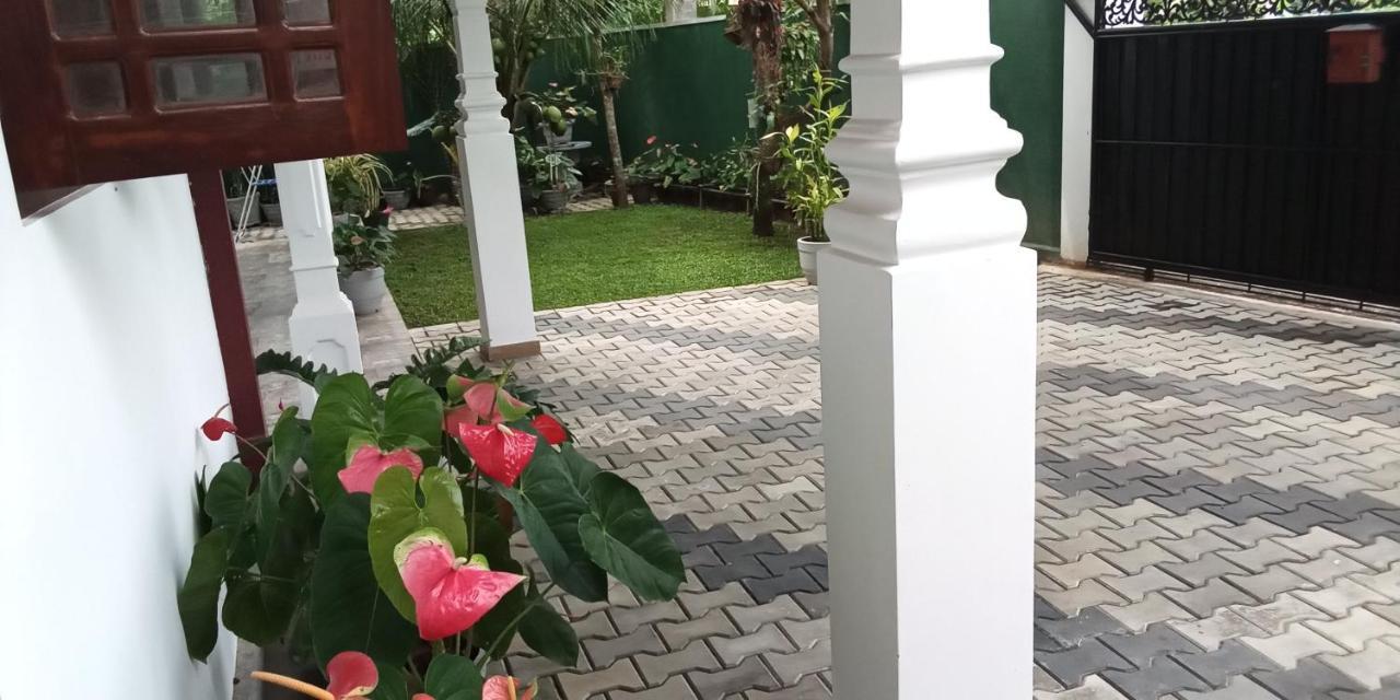Movi Holiday Apartment Бентота Екстер'єр фото